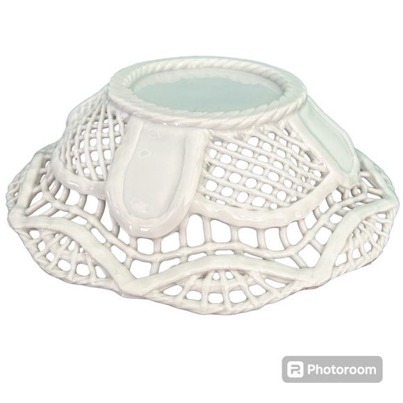 Vintage Porcelain Floral Lattice Design Bowl - Picture 4 of 5